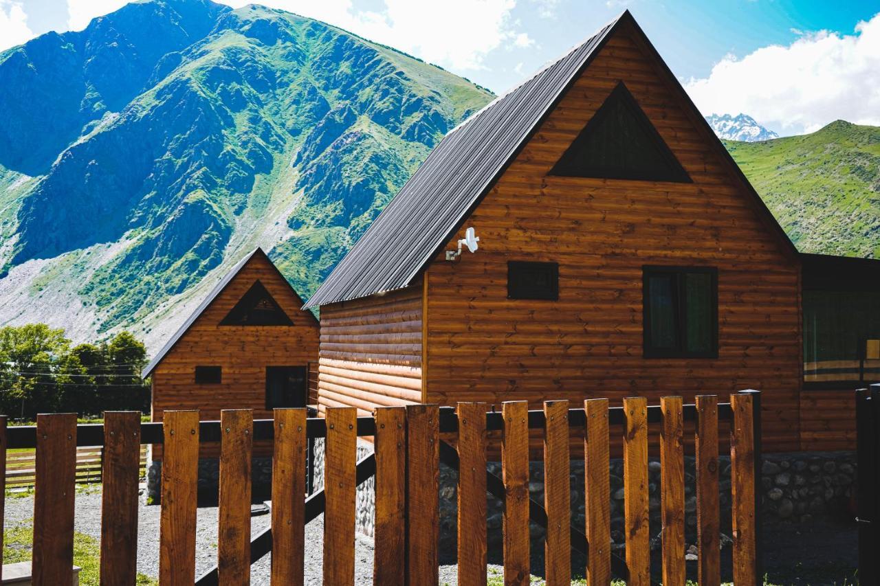 Traveler'S Cottages In Kazbegi Esterno foto