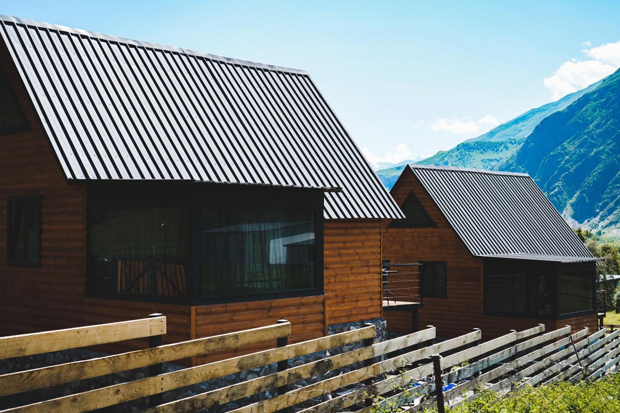 Traveler'S Cottages In Kazbegi Esterno foto