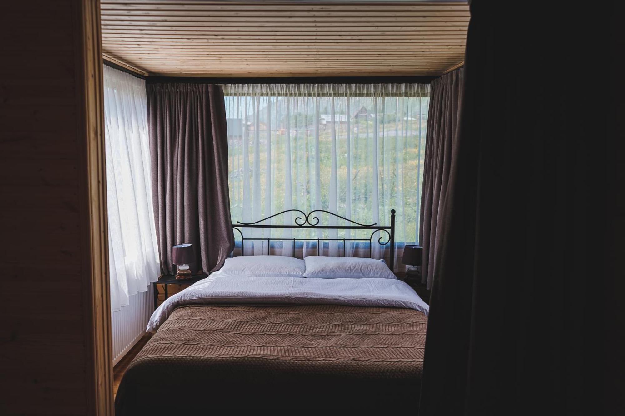 Traveler'S Cottages In Kazbegi Esterno foto