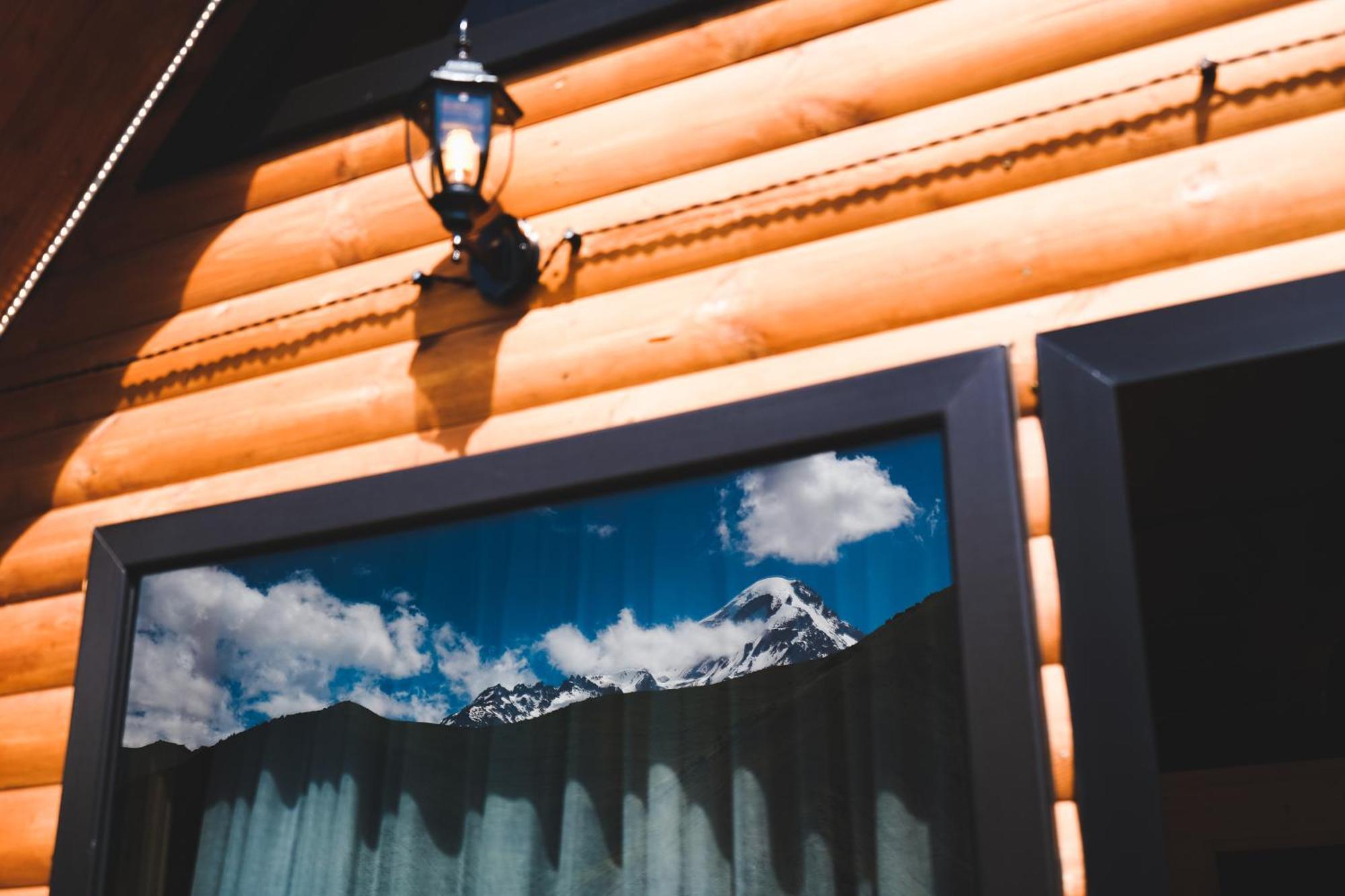 Traveler'S Cottages In Kazbegi Esterno foto