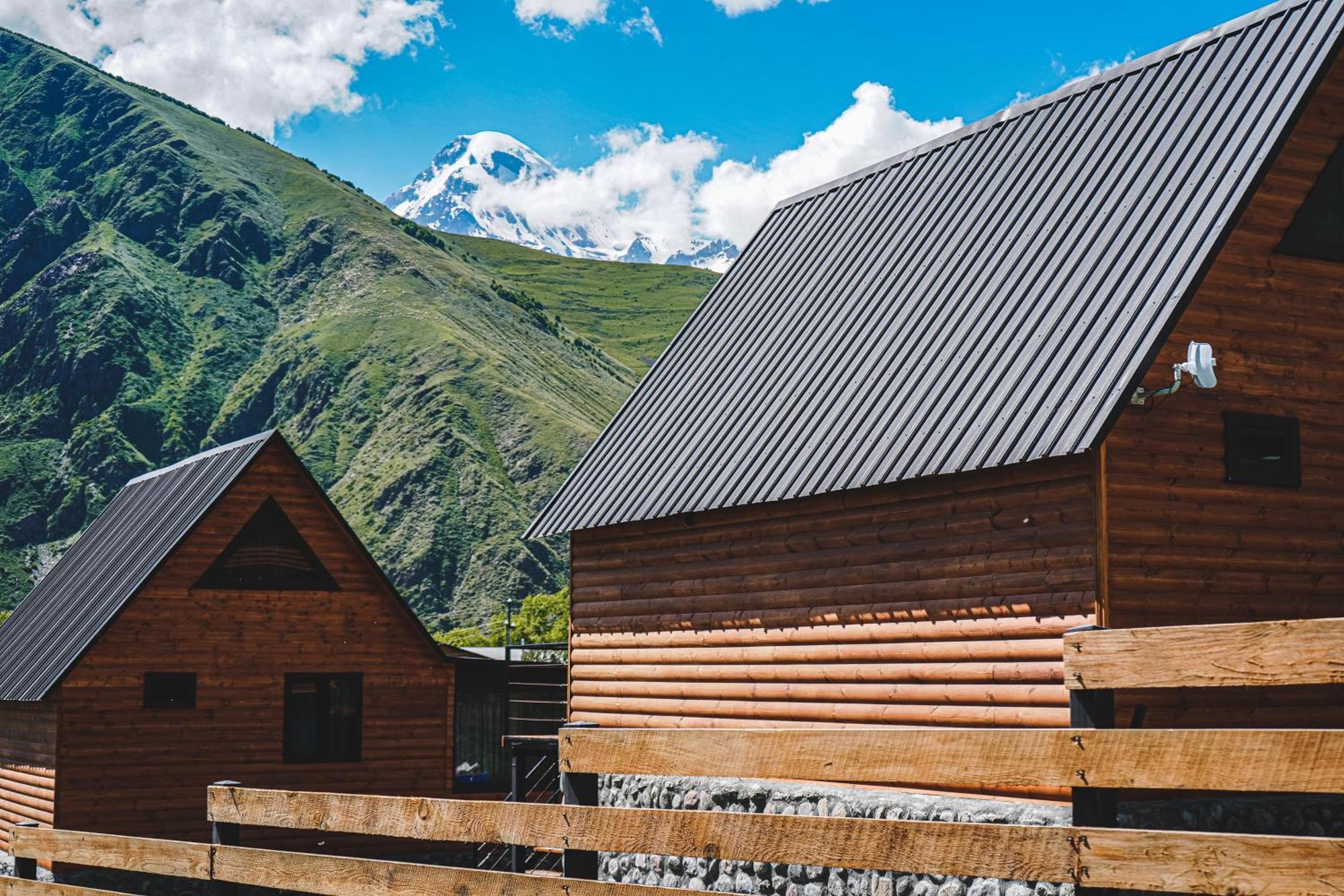 Traveler'S Cottages In Kazbegi Esterno foto